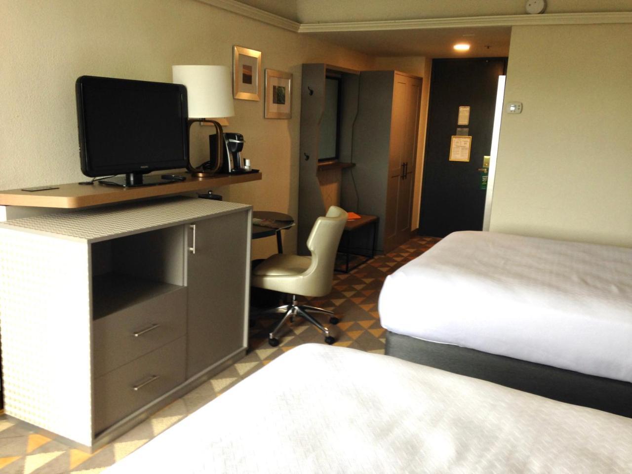 Holiday Inn & Suites Pittsfield-Berkshires By Ihg מראה חיצוני תמונה
